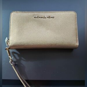 Michael Kors Zip Wallet